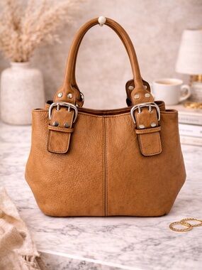Tignanello Tan Leather Shoulder Bag structured Shoulder bag hobo Y2K